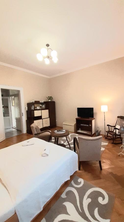 Ekszerdoboz Apartman Eger Apartment Екстериор снимка