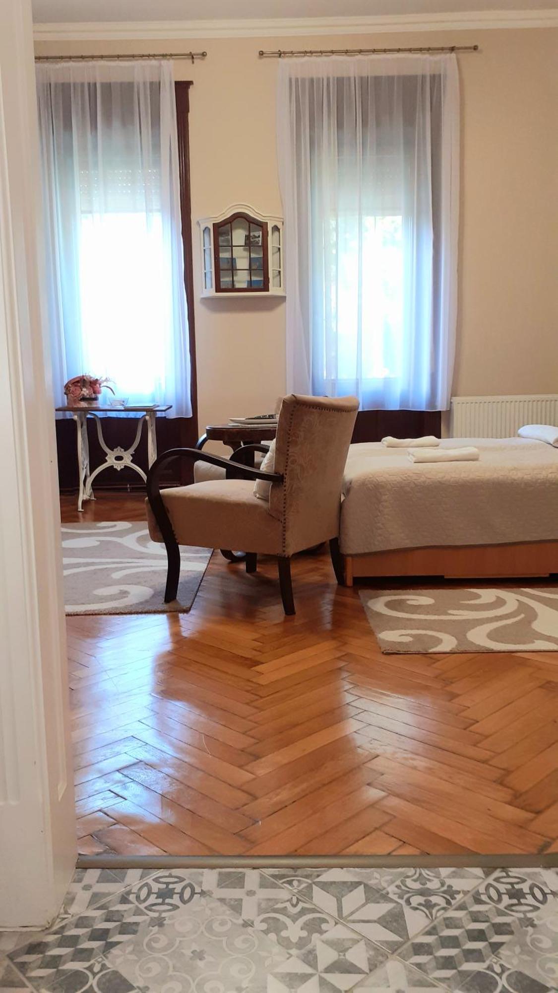 Ekszerdoboz Apartman Eger Apartment Екстериор снимка